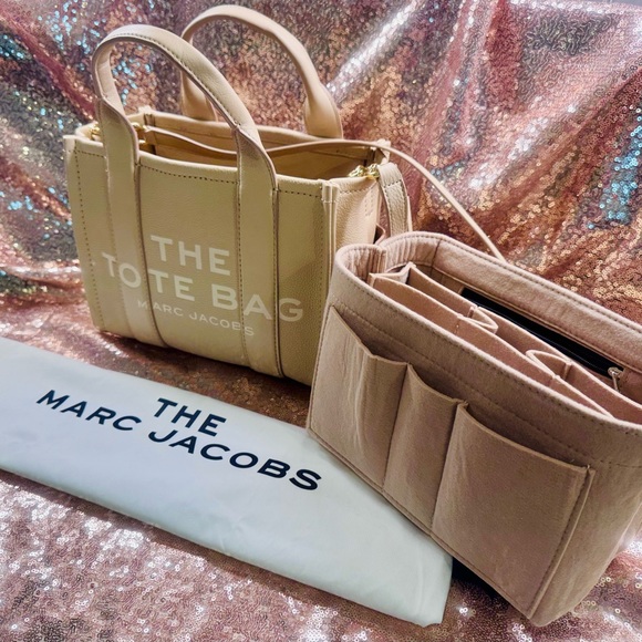 Authentic PreLoved Marc Jacobs LEATHER Small “The Tote Bag” EUC!! - Picture 2 of 16